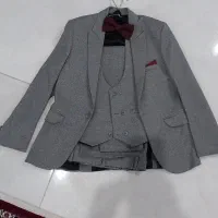 تعدادی لباس بچگانه وکت و شلوار