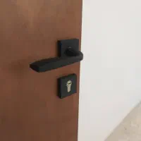 نصب درب چوبی و نصب یوپیویسی|خدمات پیشه و مهارت|بندر ماهشهر, |دیوار