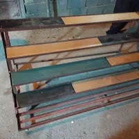 طبقه آهنی  چرخ دار