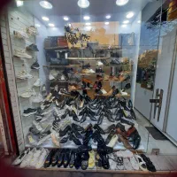 فروشنده بوتیک زنانه و کیف و کفش ترجیحا خانم