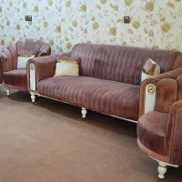 مبل راحتی و جلو مبلی و میز تلوزیون ست