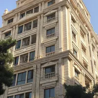 ۱۱۰ متر ظفر، پلان بی نقص، غرق در رقص نور