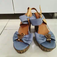 سه جفت کفش زنانه