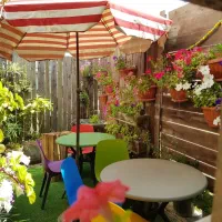 میز و صندلی پلیمری با دوام