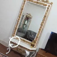 آیینه و کنسول