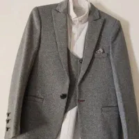 کت و شلوار همراه با پیراهن