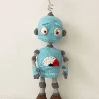 عروسک بافتنی ربات یک هدیه خاص