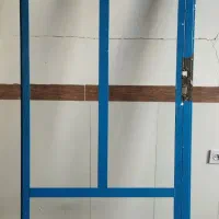 درب آهنی نو نو تازه رنگ شده