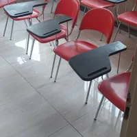 صندلی دانشجویی