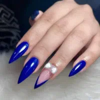 خدمات کاشت ناخن