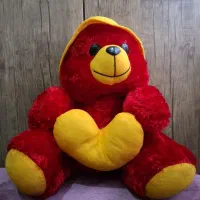 عروسک خرس قرمز