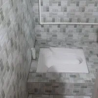 کاشی و سرامیک و موزائیک کار میکنم