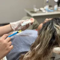 کلینیک پوست و مو با تخفیفات فوق العاده|خدمات آرایشگری و زیبایی|فردیس, منظریه|دیوار