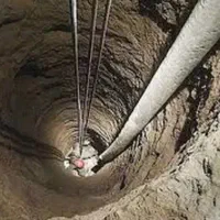 چاه کن و مقنی حرفه ای با نیم قرن تجربه