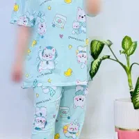 لباس راحتی|لباس|میانه, |دیوار