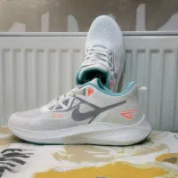 کتانی نایکی زوم