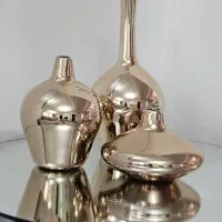 تعدادی دکوری و مجسمه