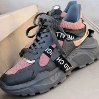 کتونی کاملاً نو و استفاده‌نشده