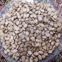 تخمه هندوانه خام