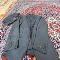 تعدادی کت و پالتو و ..