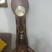 ساعت ایستاده تمیز تمیز سالم