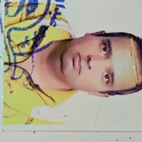 یه کیف جیبی همراه با مدارک شخصی