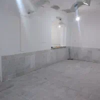 منزل مسکونی طبقه همکف. دوخواب.. بدون پارکینگ