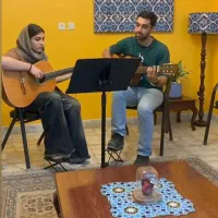 آموزش گیتار و آواز پاپ و آهنگسازی