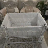 تخت و گهواره نوزادی
