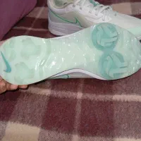 کتونی گلف|کیف، کفش، کمربند|رشت, نظری|دیوار