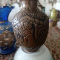 گلدان مسی کاردست قیمت یک ملیون فقط|کلکسیون اشیاء عتیقه|شیراز, کاراندیش|دیوار