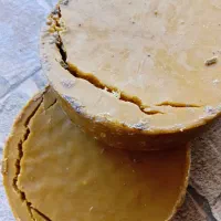 موم ذوب شده طبیعی