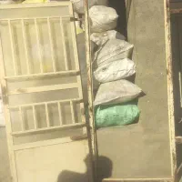 درآهنی محکم همراه چارچوب