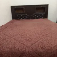 میز ارایشی تخت خواب وتشک در حد نو