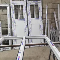نیروی تولید کار در کارگاه شیشه بری