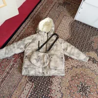 کاپشن با کیف