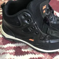 کفش ساق بلند