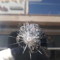 ترمیم ترک و سنگ خوردگی شیشه اتومبیل