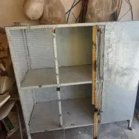 یک عددکجه اهنی پرنده .اندازه ۴۰ در۱۰۰ سانتیمتر .