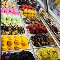 کارگر ساده یا ماهر آبمیوه و بستنی فروشی