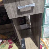 میز تحریر|میز تحریر و کامپیوتر|اندیشه, اندیشه فاز ۱|دیوار