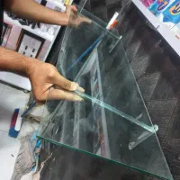 قفسه شیشه ای همراه با پایه مخصوص