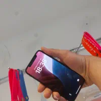 آیفونxs 256 گلد تمیزدرحدنوبه همراه هدیه۱سرور1ماهه