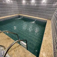 اجاره استخر ابگرم با نورپردازی سیستم