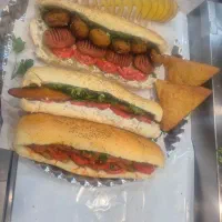 نیروی کار خانم جهت کار در فست فود