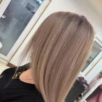 مدل برای تکمیل آلبوم