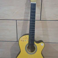 گیتار دیامند در حد نو|گیتار، بیس، امپلیفایر|کبودرآهنگ, |دیوار