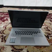یک عدد لبتاب سورفیس بوک ۱