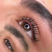 لیفت مژه و ابرو