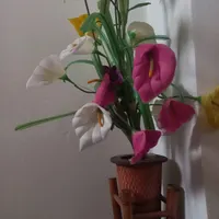 گل و گلدان بسیار زیبا